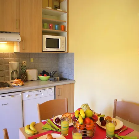 Group With Shared Pool Apartment *