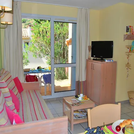Group With Shared Pool Apartment *